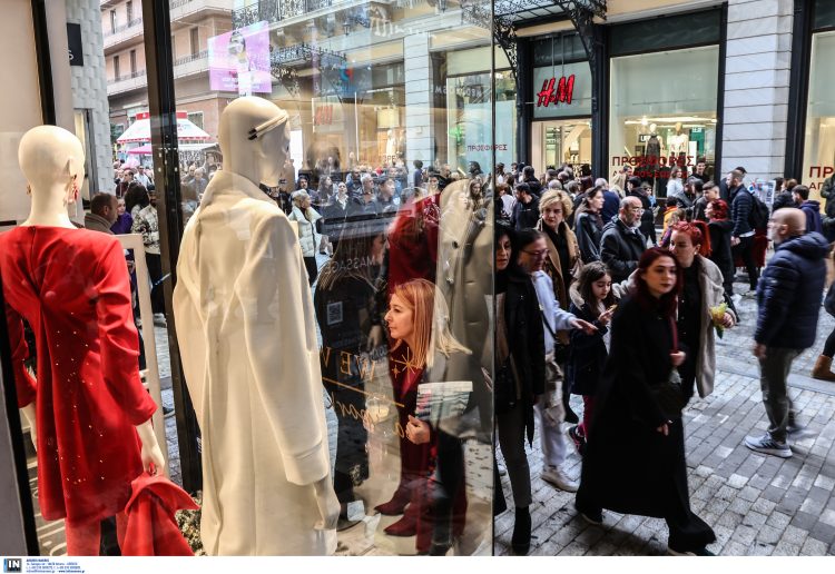 Από Πέμπτη 11 Δεκεμβρίου σε ισχύ το εορταστικό ωράριο των καταστημάτων