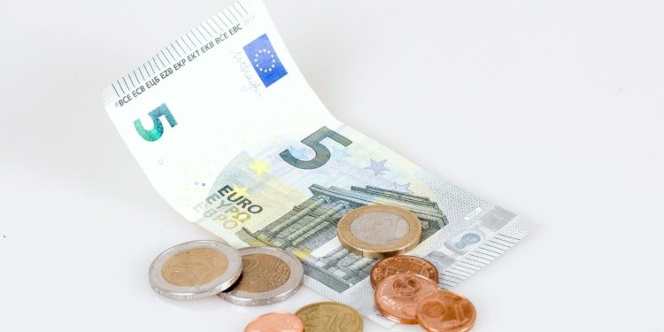 Δώρο Χριστουγέννων: Μέχρι αύριο η προθεσμία για την καταβολή του από τους εργοδότες