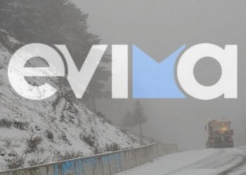 Στο “ψυγείο” η Εύβοια – Το έστρωσε σε Στενή και Στρόπωνες, μηχανήματα ανοίγουν τους δρόμους (βίντεο)