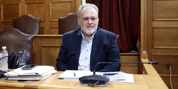 Εξεταστική ΟΠΕΚΕΠΕ: Η ΝΔ εμμένει στον συμψηφισμό, το ΠΑΣΟΚ μιλά για στοχευμένη σπίλωση