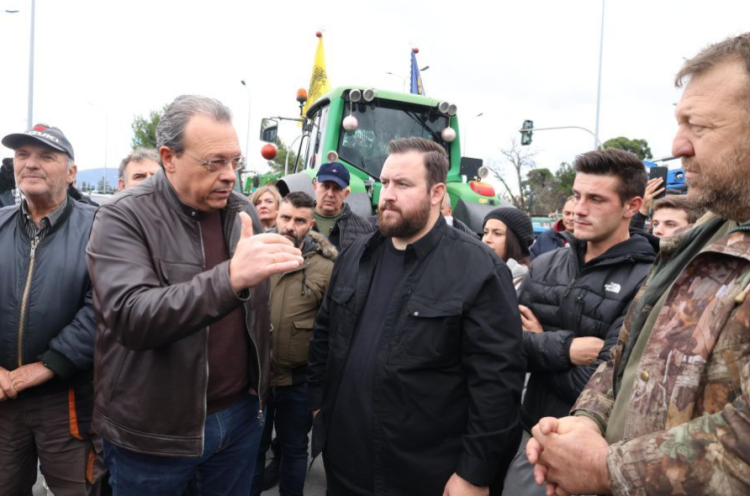 «Χρυσώνουν» το χάπι στους αγρότες με ημίμετρα