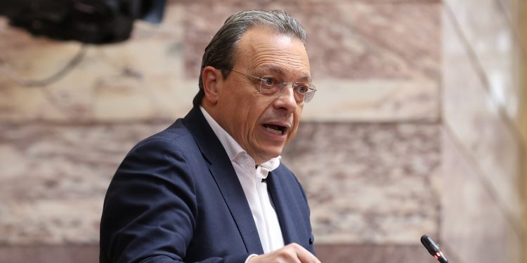 Χωρίς αναφορές σε «Παλλάς» και «Αυγή» η ομιλία του Σωκράτη Φάμελλου στην ΚΟ του ΣΥΡΙΖΑ – Ποιοι έλειπαν