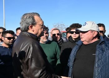 Φάμελλος στο μπλόκο των Μαλγάρων: «Η κυβέρνηση αντιμετωπίζει τους αγρότες σαν εχθρούς με αυταρχισμό και βία»