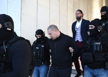 Φονικό στη Φοινικούντα: Τι έδειξαν οι συνομιλίες ανιψιού και επιχειρηματία με τον 22χρονο