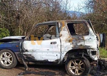 Φωκίδα: Απανθρακωμένη σορός μέσα σε ΙΧ – Την ίδια ώρα καιγόταν και το σπίτι του