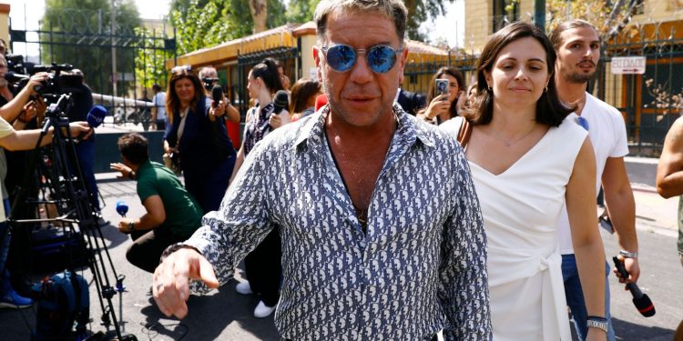 Μαζωνάκης: «Είμαι ο Γιώργος, είμαι εδώ και είμαι αληθινός» (βίντεο)