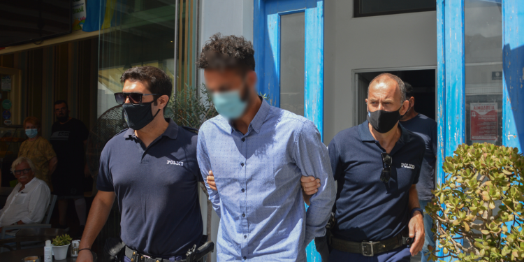 Γυναικοκτονία στη Φολέγανδρο: Ομόφωνα ένοχος ο δολοφόνος της Γαρυφαλλιάς