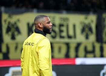 Ο Μουκουντί έφτασε τις 100 συμμετοχές με την ΑΕΚ (βίντεο)