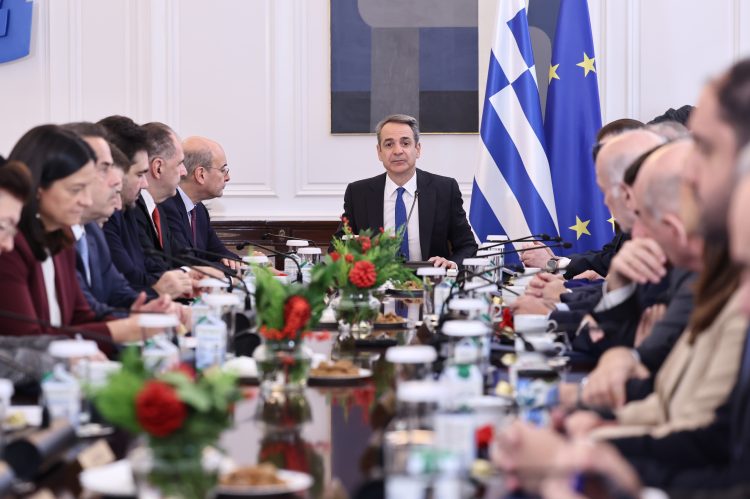 Κυβερνητικό τελεσίγραφο στους αγρότες να εγκαταλείψουν τα μπλόκα έως τα Θεοφάνια