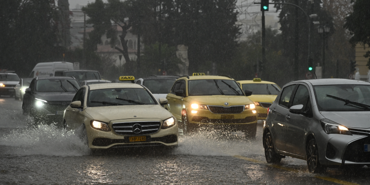Καιρός: Εντείνονται τα φαινόμενα – Live η εξέλιξη της κακοκαιρίας
