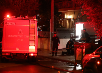 Καλλιθέα: Μεγάλη φωτιά σε διαμέρισμα – Τουλάχιστον 2 νεκροί