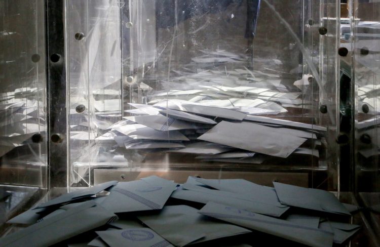 Βαρόμετρο MRB: Πόσοι θα ψήφιζαν Τσίπρα, Καρυστιανού, Σαμαρά