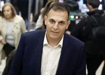 Γιώργος Καραμέρος για Τσίπρα: Αρχηγού παρόντος πάσα αρχή παυσάτω (βίντεο)