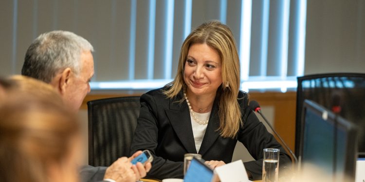 Κινήσεις συνεργάτη της Καρυστιανού μετά την προαναγγελία κόμματος – «Καλοτάξιδος ο νέος φορέας» εύχεται ο Καραχάλιος