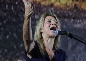 Όλο και πιο κοντά στη δημιουργία κόμματος η Μαρία Καρυστιανού (βίντεο)