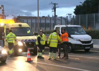 Χάος στον Κηφισό από ανατροπή φορτηγού μετά από τροχαίο – Δύο τραυματίες