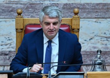 Ο Οδυσσέας Κωνσταντινόπουλος ενοχλείται από την αντιπολίτευση της… «κουμπαριάς»