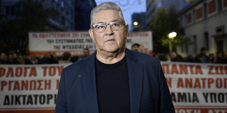 Στα μπλόκα των αγροτών στη Θεσσαλία το Σάββατο ο Δημήτρης Κουτσούμπας