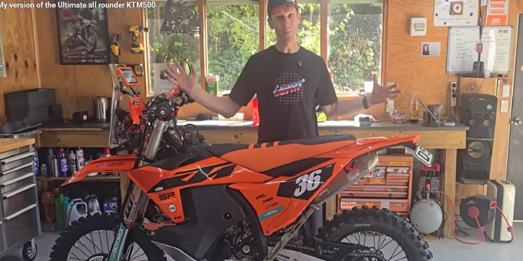 Πάνω σε μια KTM 500 EXC-F η απόλυτη off-road μοτοσυκλέτα που έφτιαξε ο Chris Birch (βίντεο)