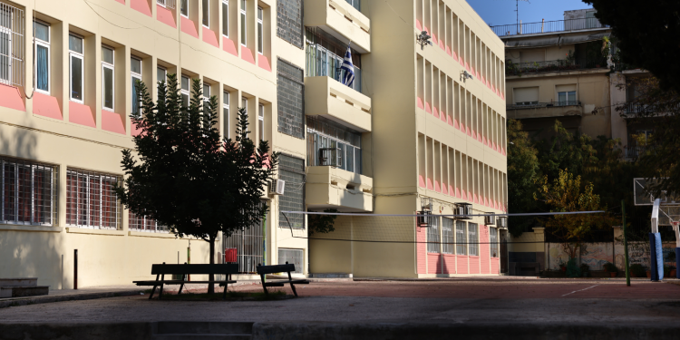 Νέο περιστατικό άγριου μπούλινγκ στην Αγία Παρασκευή με θύμα 13χρονη