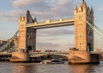 Βρετανία: Το 2025 πάει για την πιο ζεστή χρονιά της με 10,05°C και 1.622 ώρες ηλιοφάνειας