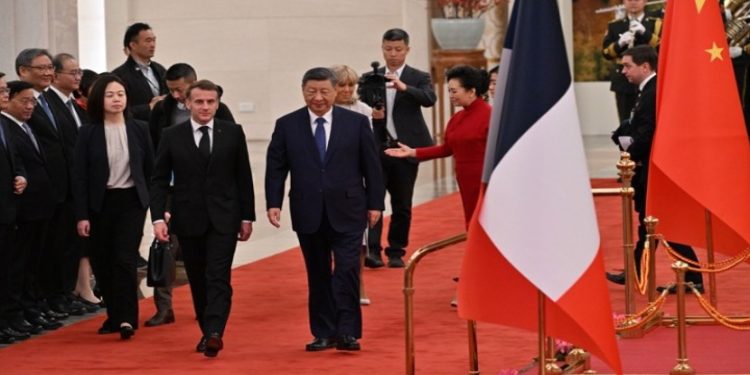 Μακρόν σε Σι: «Καθοριστική» η συνεργασία της Κίνας στην προσπάθεια να τερματιστεί ο πόλεμος στην Ουκρανία