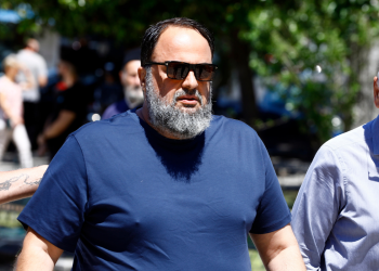 Έφυγε από τη ζωή η μητέρα του Βαγγέλη Μαρινάκη – Την Τετάρτη η κηδεία της