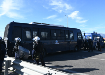 Χημικά και κρότου λάμψης εναντίον αγροτών στο Ρίο (φώτο, βίντεο)