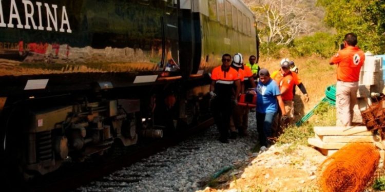 Μεξικό: 13 νεκροί και 98 τραυματίες από τον εκτροχιασμό επιβατικής αμαξοστοιχίας