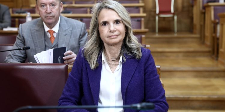 Μιλένα Αποστολάκη για «Φραπέ»: Νομίζει ότι δεν τον αγγίζει κανείς, θα καταλάβει ότι είναι ένας άνθρωπος όπως όλοι