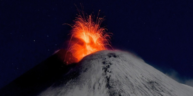 Σικελία: Εξερράγη και πάλι η Αίτνα – Δείτε εντυπωσιακά βίντεο