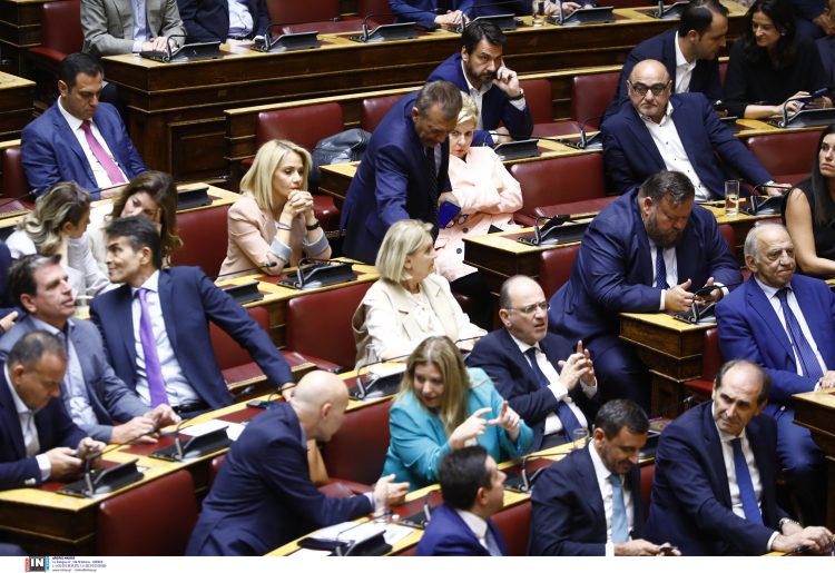 «Ξαναζεσταίνουν» την αλλαγή του εκλογικού νόμου στην Κυβέρνηση!