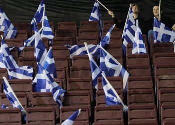 Το δίλημμα «σταθερότητα ή χάος» ξεθωριάζει: Η κοινωνία γυρίζει την πλάτη στη ΝΔ