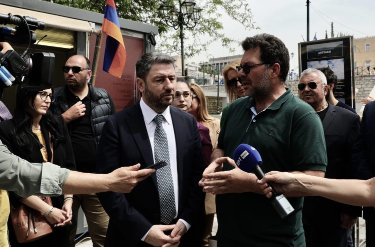 ΠΑΣΟΚ: Ψάχνουν Νεολαία, όχι απολιθώματα