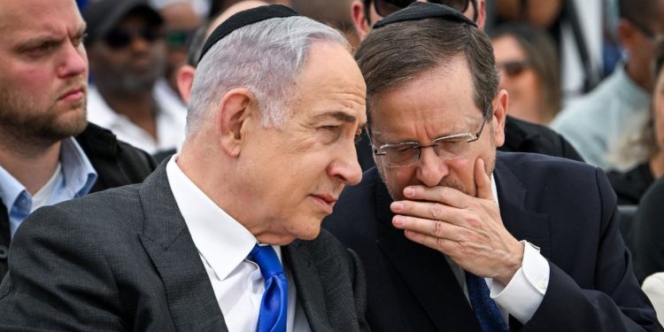 Χέρτσογκ: «Εσωτερική υπόθεση» η χάρη στον Νετανιάχου – Απάντηση στις πιέσεις Τραμπ