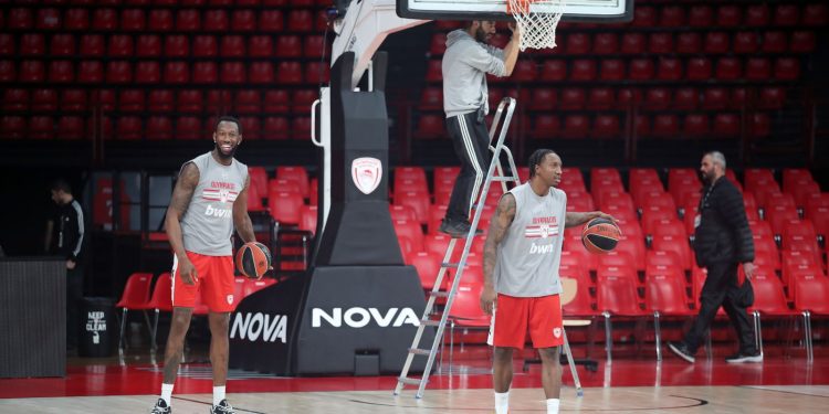 Ολυμπιακός – Φενέρμπαχτσε: Άγνωστη ακόμη η νέα ημερομηνία του ντέρμπι