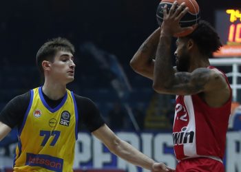 Περιστέρι – Ολυμπιακός 62-105: Ικανοποίηση για Μπαρτζώκα (βίντεο)