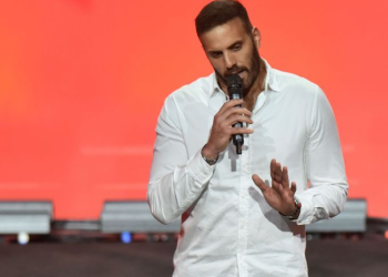 Θέμα στα ευρωπαϊκά ΜΜΕ η επίθεση του Νίκου Παππά σε δημοσιογράφο