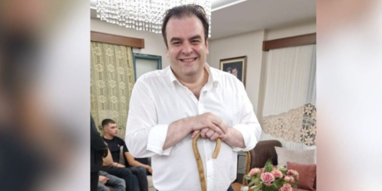 Σάλος στην Εξεταστική από τις φωτογραφίες υπουργών στο σπίτι του αδερφού Ξυλούρη (φωτό)