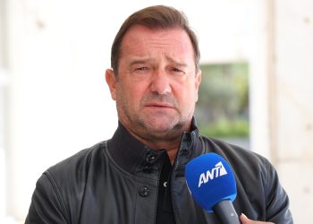 «Έρχεται το Οξυγόνο»: Ειρωνική ανάρτηση Πλακιά για το κόμμα της Καρυστιανού