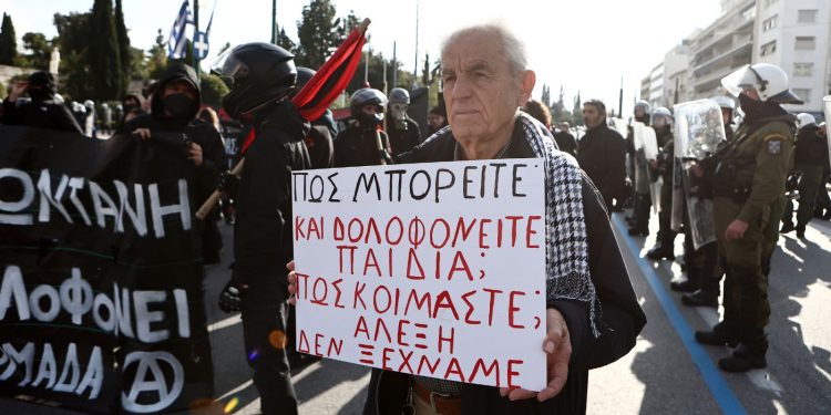 Ολοκληρώθηκε η πορεία για τον Αλέξανδρο Γρηγορόπουλο – Άνοιξαν ξανά οι σταθμοί του Μετρό