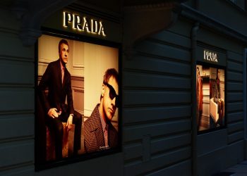 Η Versace περνά στα χέρια της Prada για 1,3 δισ. ευρώ