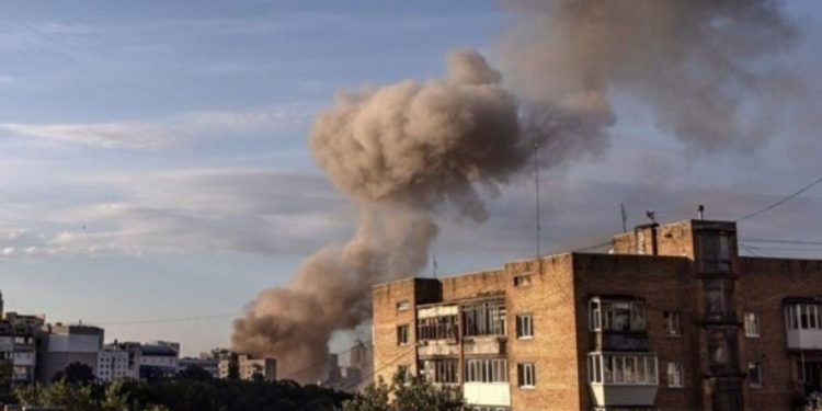 Εντείνονται οι ρωσικές επιθέσεις στην Ουκρανία – Μπλακ άουτ σε πέντε περιφέρειες της και έξι τραυματίες