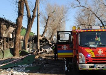 Μπαράζ ρωσικών επιθέσεων στην Οδησσό – Επιδρομή της Ουκρανίας με drones σε λιμάνι και αγωγό αερίου της Ρωσίας