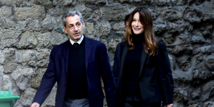 Σαρκοζί σε mood διακοπών με… δικαστική εποπτεία