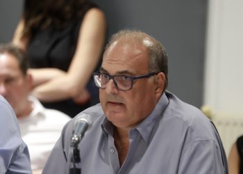 Σίμος Ρούσσος: Τίποτα δεν μπορεί να νικήσει την ανθρώπινη βλακεία των Αθηνέζων (βίντεο)