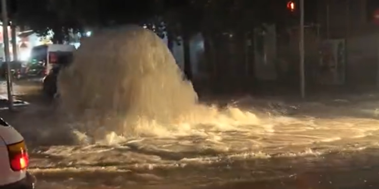 Κακοκαιρία Byron: Γιατί τα φρεάτια μετατρέπονται σε σιντριβάνια από τη βροχή