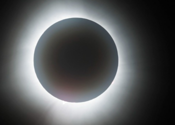 Έρχεται η μεγαλύτερη ηλιακή έκλειψη του αιώνα