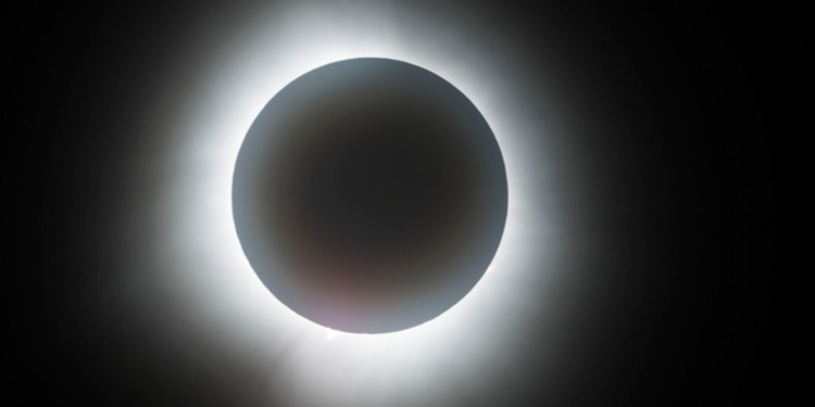 Έρχεται η μεγαλύτερη ηλιακή έκλειψη του αιώνα