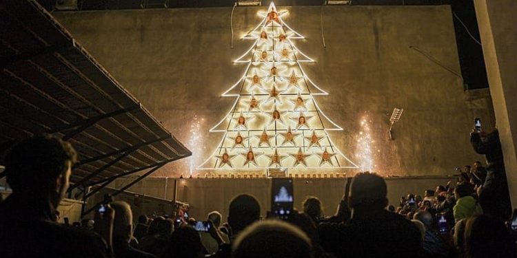 Χριστούγεννα στη Συρία έξι μήνες μετά την τρομοκρατική επίθεση (βίντεο)